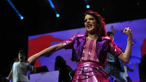 Tini en un show